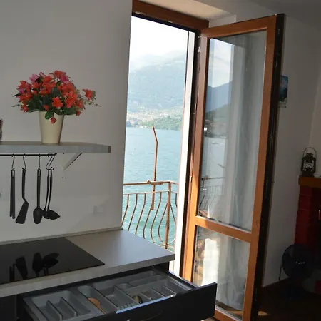 Lake's Feeling With Terrace On * Lezzeno