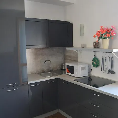 Lake's Feeling With Terrace On