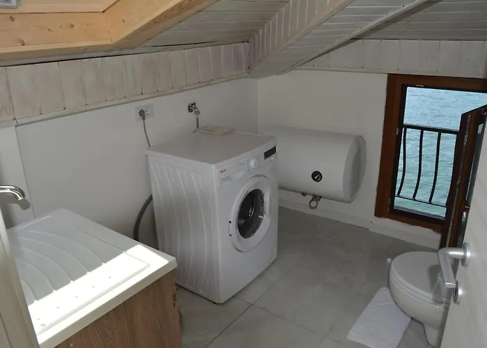 Lake's Feeling With Terrace On דירה לצנו