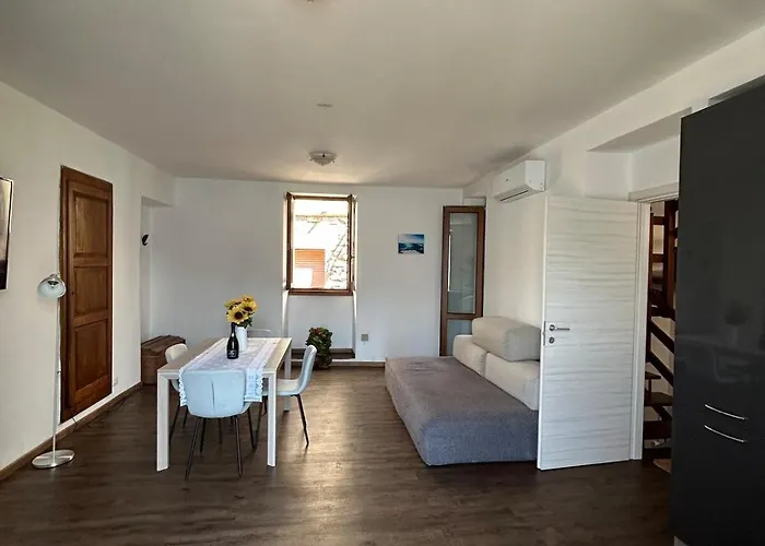 Lake's Feeling With Terrace On